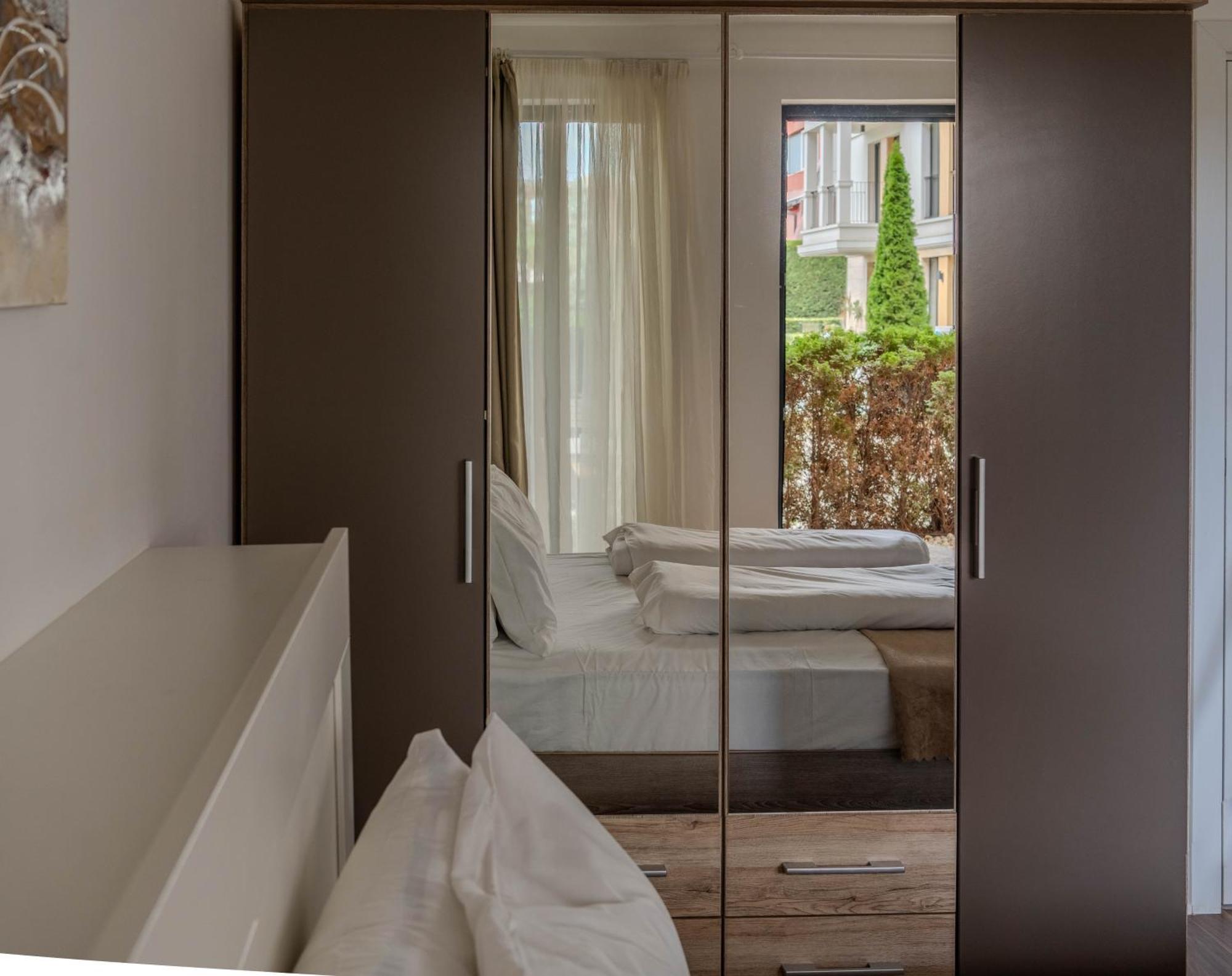 Apartment In Evargreen Complex With Terrace Varna Exterior foto